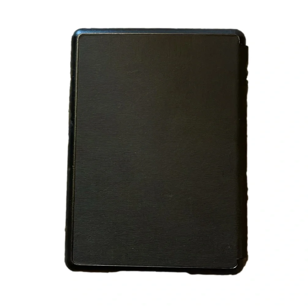 NWT Black Case for Kindle Paperwhite 7”